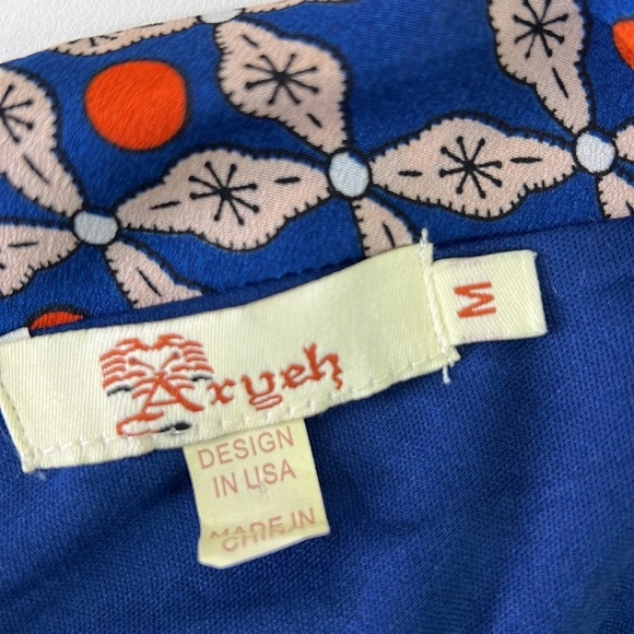 Aryeh Geometric V Neck Dress with V neck Back - Picture 5 of 11